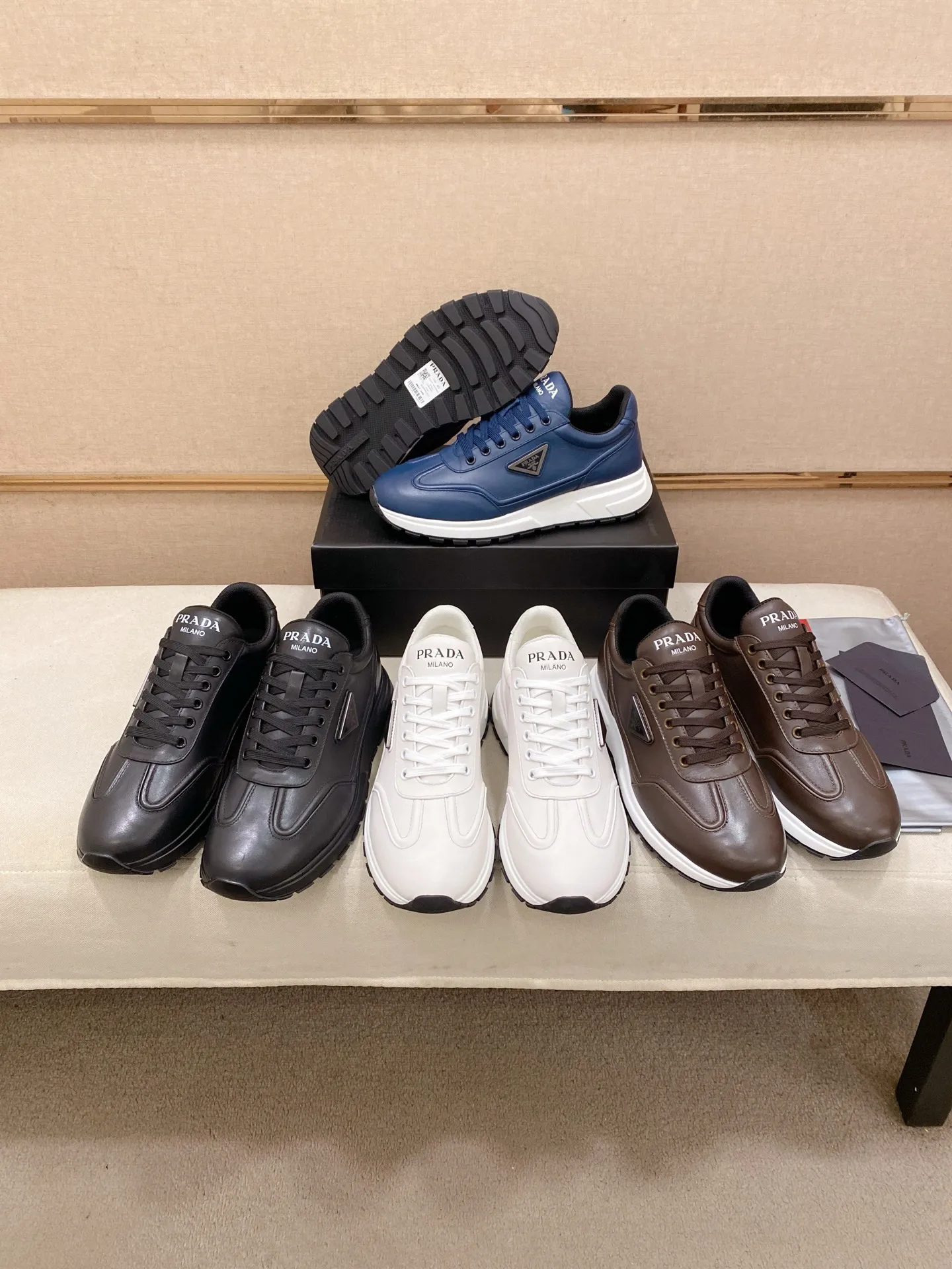 Factory price 600💰 ✔️✔️✔️High version High-quality new PRADA counters are on the market at the same time. The new men's shoes and 😘fabrics are selected from first-layer cowhide and are made by pure handicrafts. Lining: Full cowhide lining. 👍🏿 High-end ☄️ air-cushion molded anti-slip rubber outsole, exquisite lines, simple and elegant, comfortable and high-end for leisure travel. Code number: 38 to 45